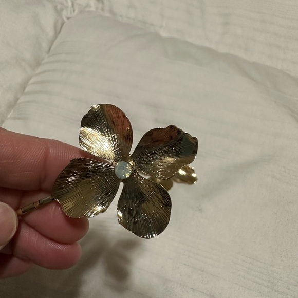 Shashi gold pins - Picture 3 of 5